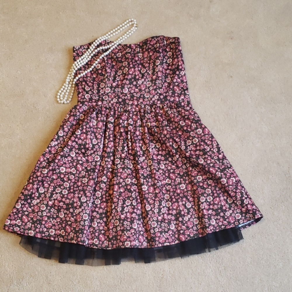 Sweetheart flowered dress